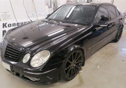 Lasien-Tummennukset-Mercedes