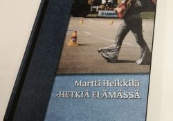 Omakustannus-Hetkiä-Elämässä